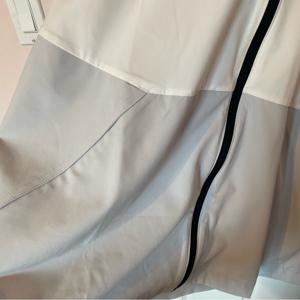 Under Armour White and Gray Warm Up Jacket with Lion Logo - Picture 4 of 7